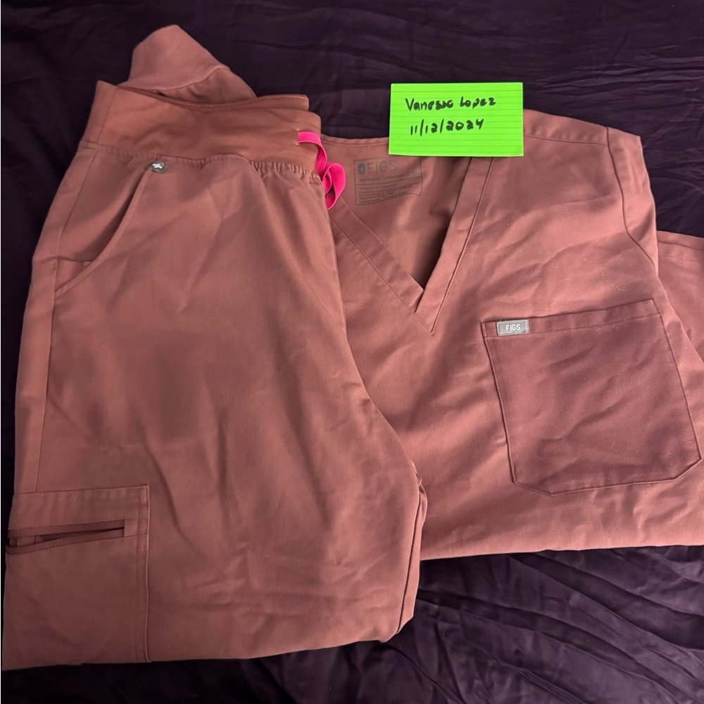 Figs Mauve Set